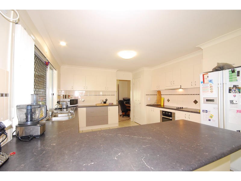 44 Westaway Crescent, Bellbowrie QLD 4070